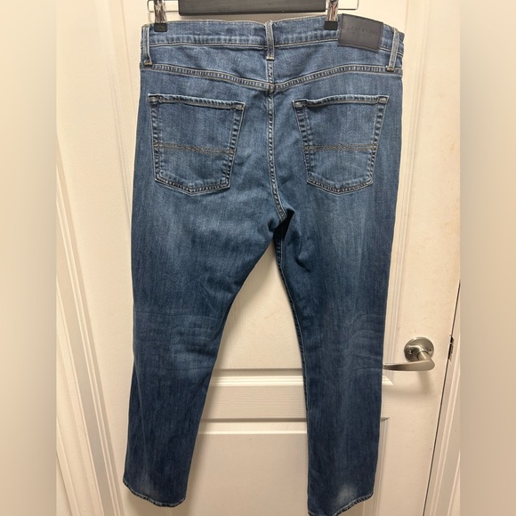 Lucky Brand Men's 221 Original Straight Fit Straight Leg Jean BNWOT size 36/32 - Picture 4 of 10